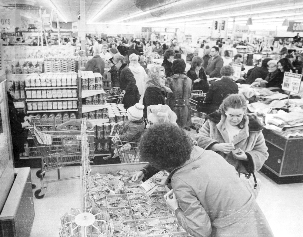 Files/The Columbian
Throngs of shoppers crowd into Kmart's Vancouver store on its first day of business in 1975.