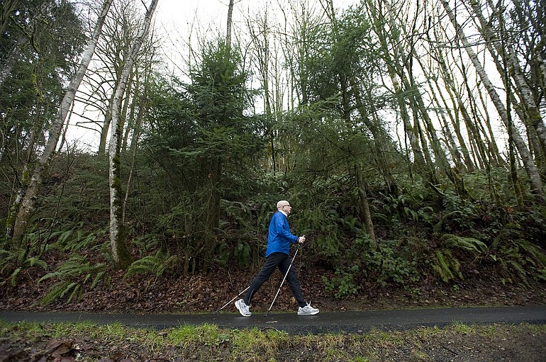Vancouver resident Warren Nelson discovered nordic walking, a style that mimics cross-country skiing, eliminated the back pain that normal walking was causing him.