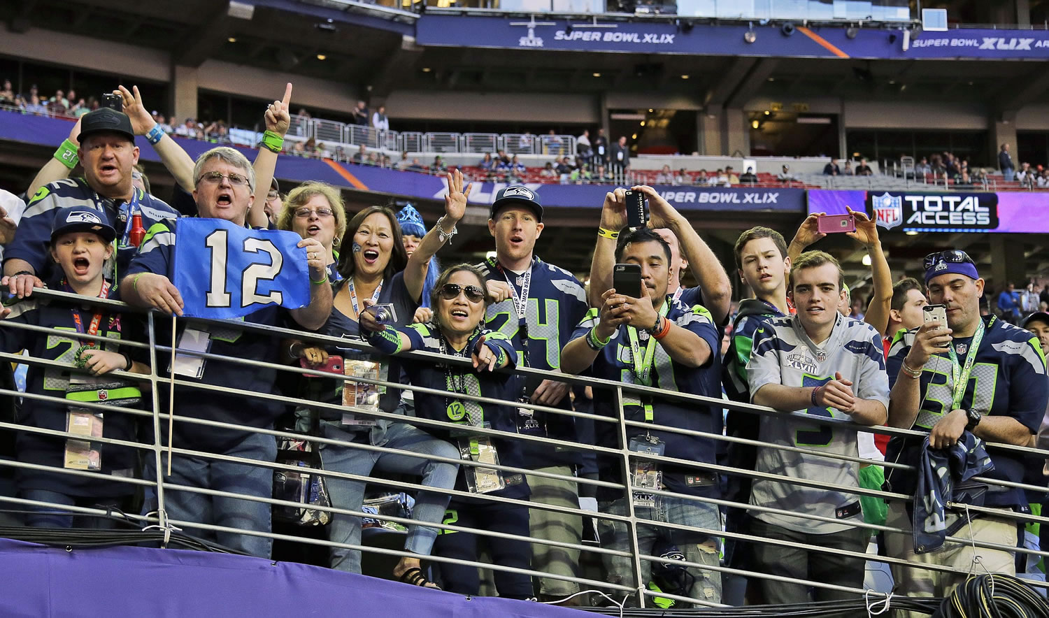 Seahawks fans quickly filled up the stadium Sunday before the Super Bowl.
