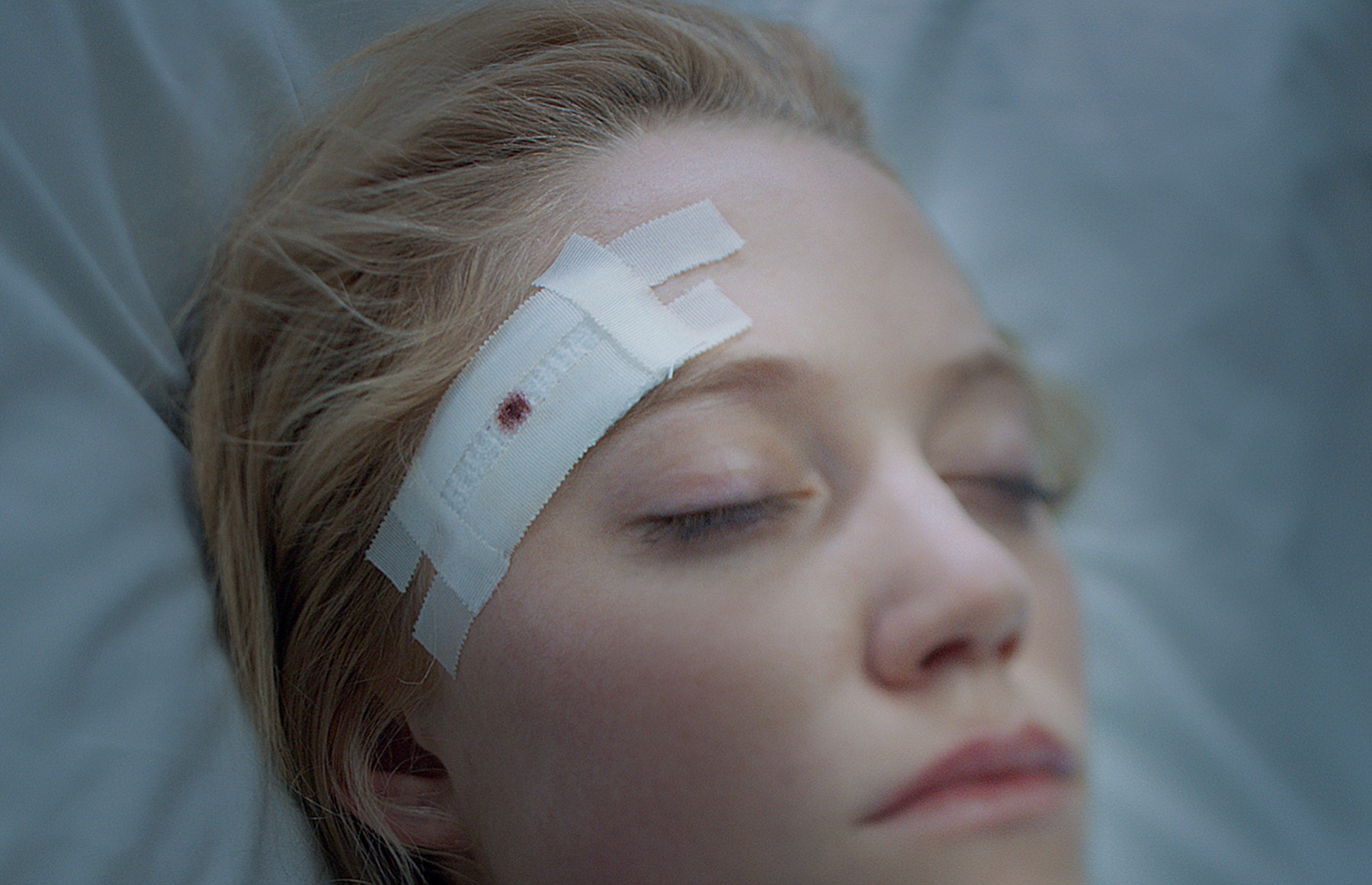 RADiUS
Maika Monroe is Jay, a teenage girl being stalked by a relentless supernatural pursuer, in &quot;It Follows.&quot;