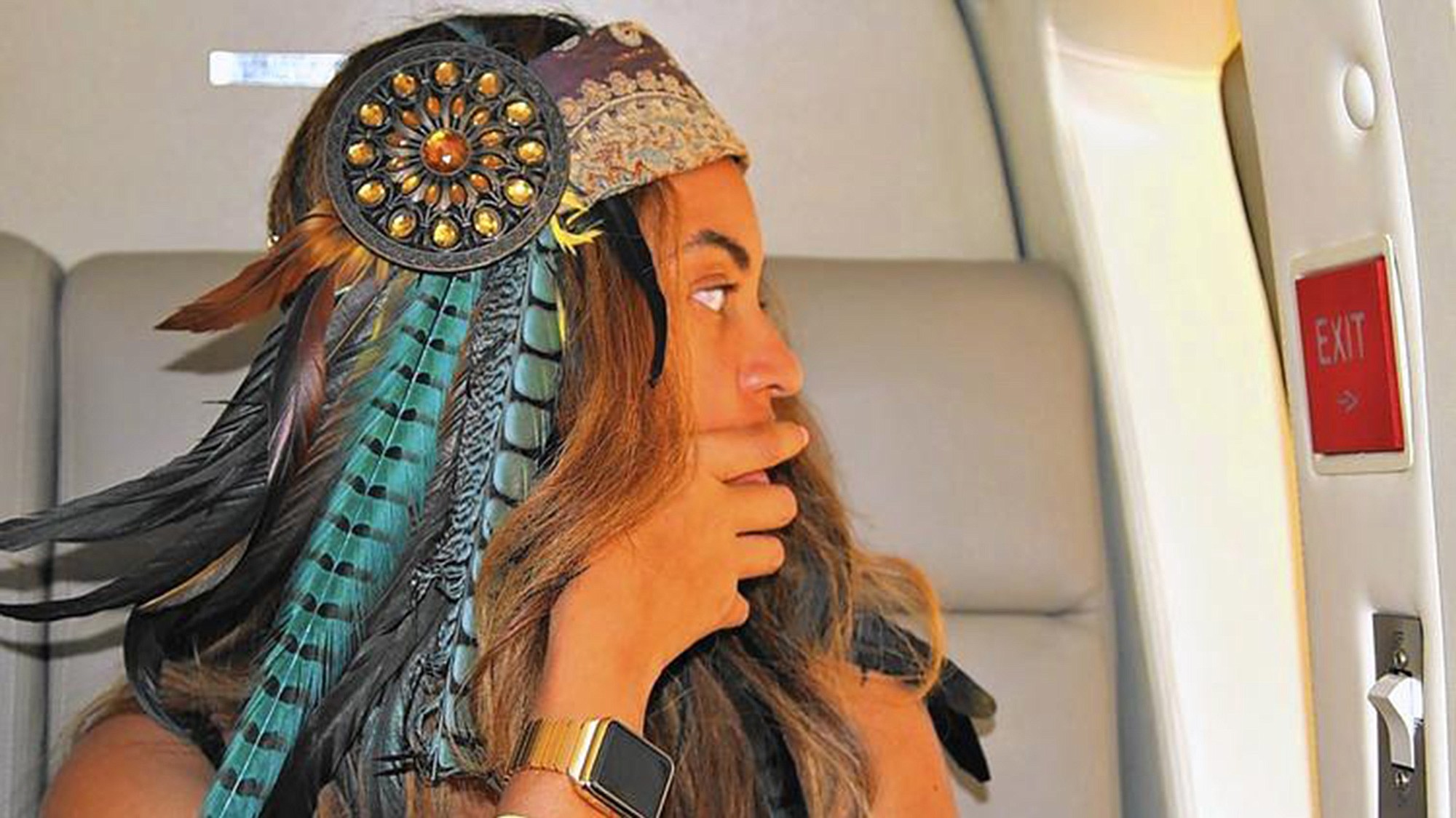Beyonce sports her custom-made 18-karat gold link Apple Watch, which is estimated to be worth more than $17,000.