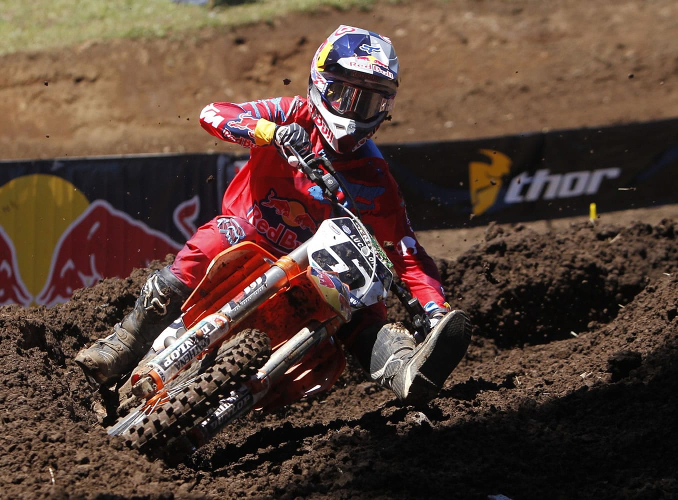 Ryan Dungey won both motos in the prestigious 450 races Saturday at Washougal MX National, claiming the overall title. It was his sixth win here in seven years, with two at 250.