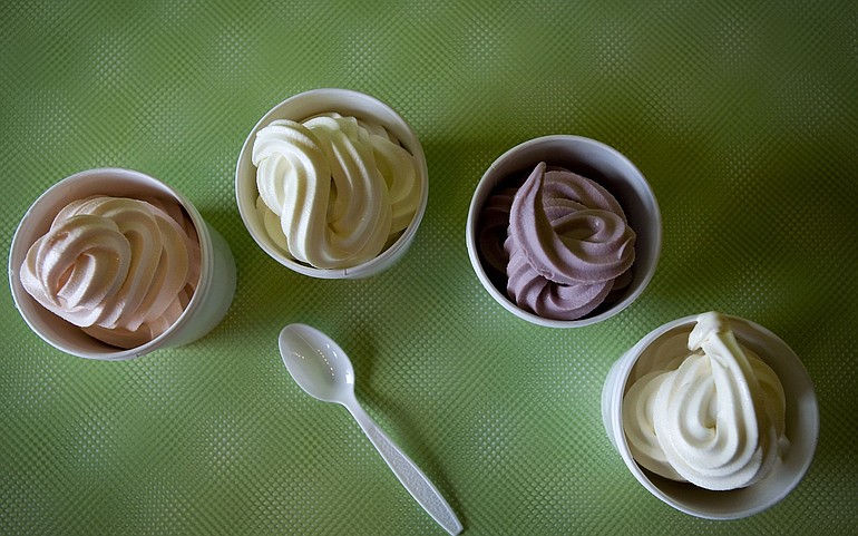 Georgia Peach, Hawaiian Pineapple, Blueberry and New York Cheesecake frozen yogurt are among the offerings at Yo Licious.