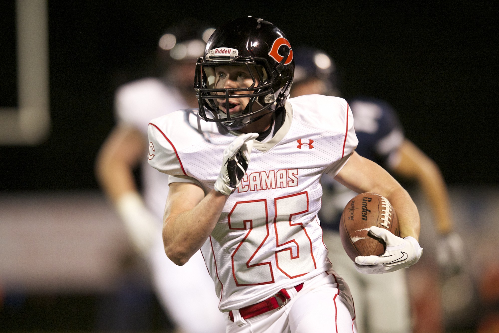Camas running back Cole Zarcone carries the ball against Skyview at Kiggins Bowl, Friday, October 4, 2013.