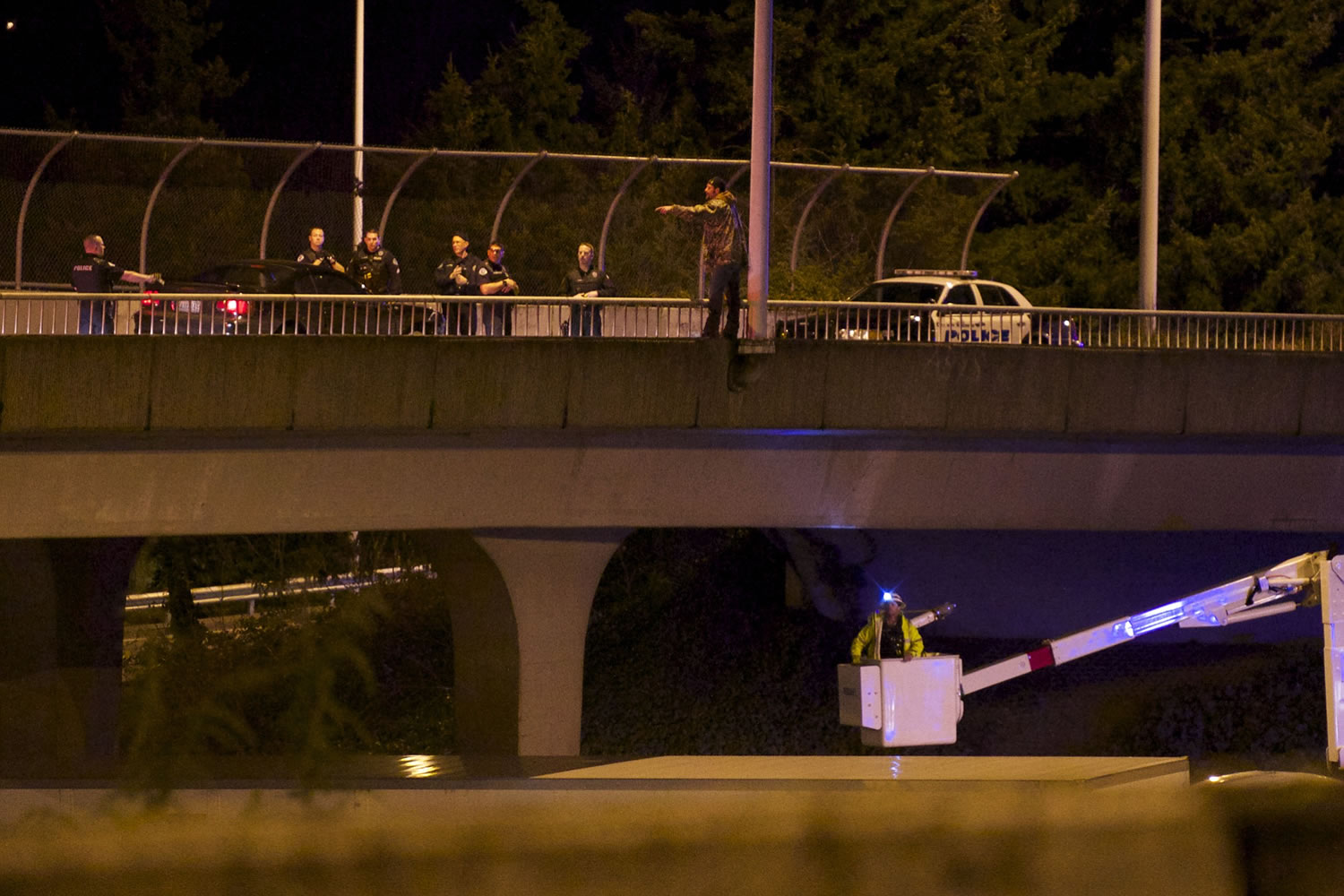 A suicidal man on the East 39th Street overpass prompts a massive I-5 shutdown Friday.