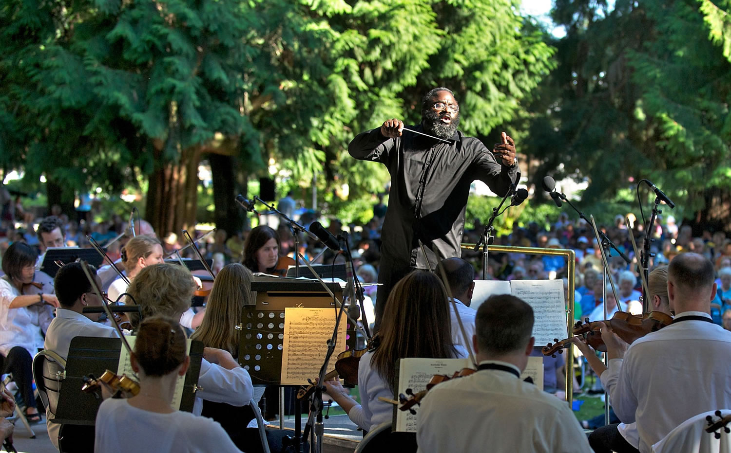 Awadagin Pratt conducts the Vancouver Symphony Orchestra during a free concert at Esther Short Park on Sunday September 8, 2013.