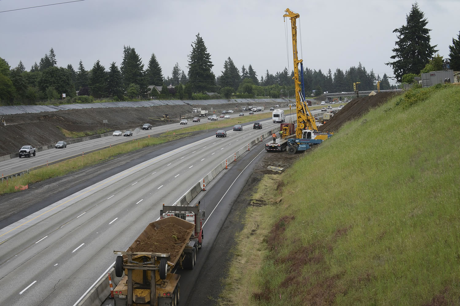 Photos by Ariane Kunze/The Columbian
Construction crews are building a new interchange at Interstate 205 and Northeast 18th Street in Vancouver. Currently, there are no interchanges on I-205 between Southeast Mill Plain Boulevard and state Highway 500.