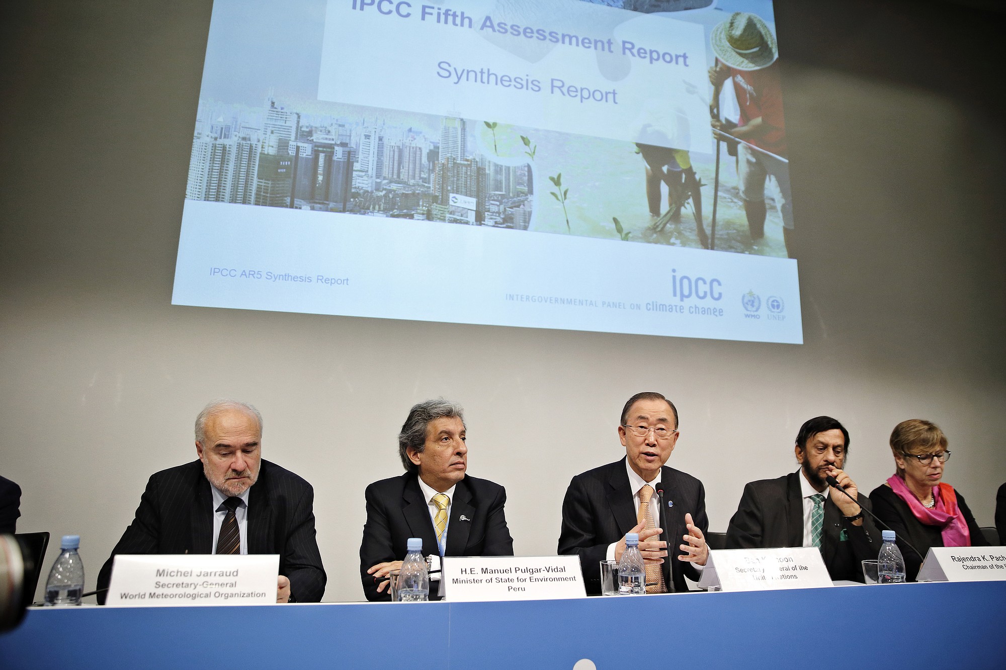 Presenting a report on climate change, with from left, Secretary-General World Meteoroligical Organization, Michel Jarraud, Minister of State for Envionment of Peru Manuel Pulgar-Vidal, UN Secretary General Ban Ki-moon, Chairman of the IPCC Rajendra K. Pachauri and Secretary of the IPCC Renata Christ, present a comprehensive report by the UN climate panel, summarizing the three interim reports previously released on climate changes, Sunday Nov. 2. 2014, at Tivoli Congress Center in Copenhagen, Denmark.