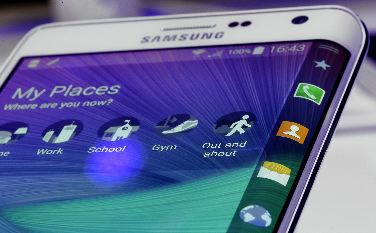 The 5.6-inch Samsung Galaxy Note Edge is a variant of the Galaxy Note 4, the latest iteration of Samsung's large-screen stalwart.