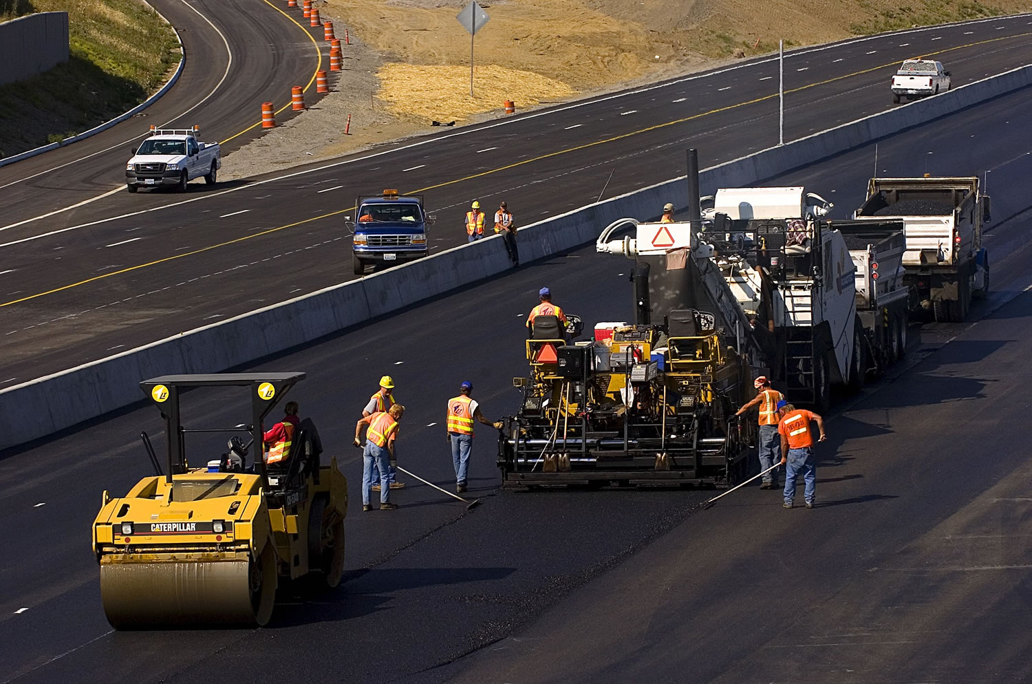 Workers do paving work in 2006 on Interstate 5 at Milepost 7, just south of the 134th Street offramp.