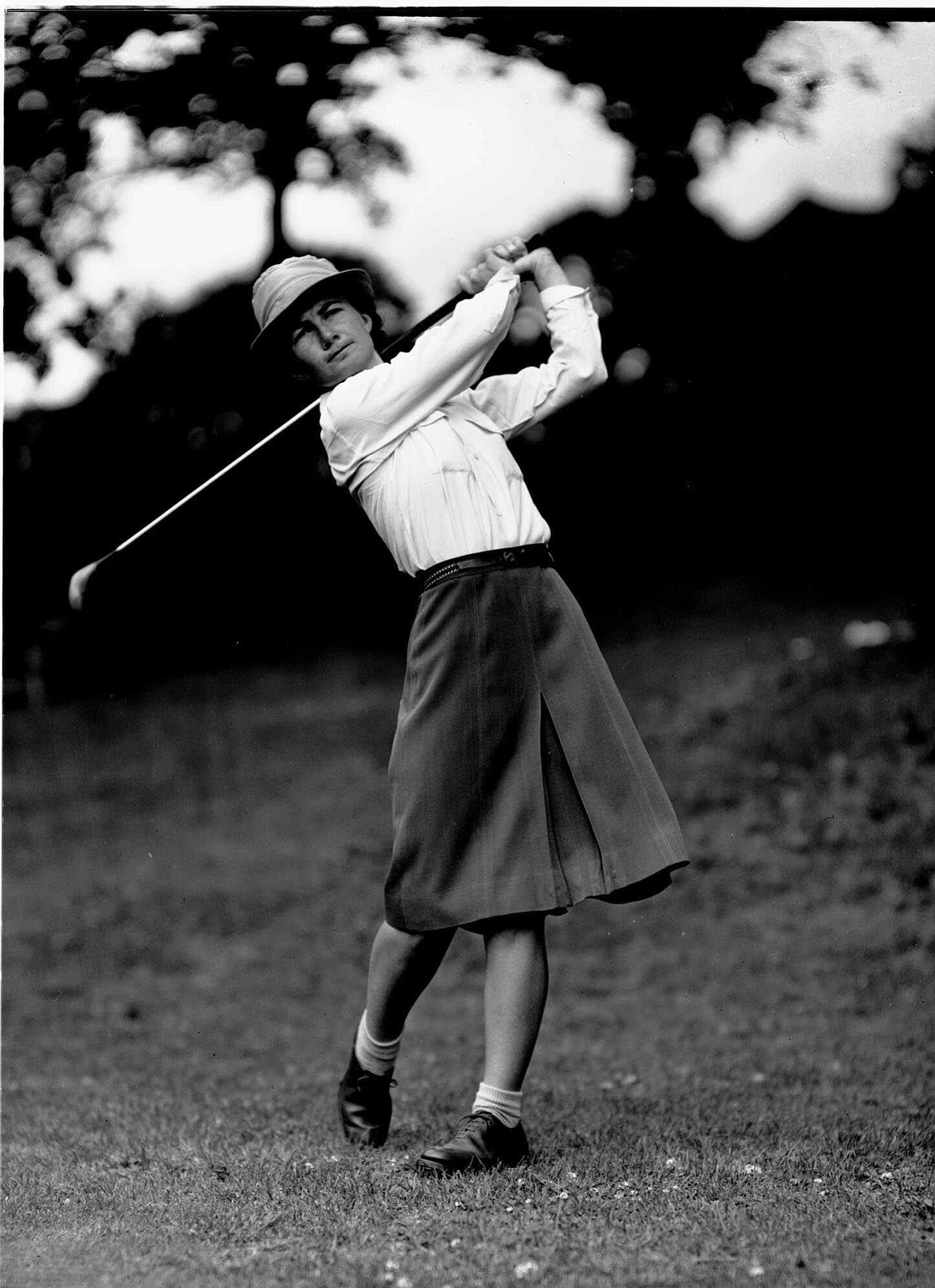 The LPGA Tour says Louis Suggs, pictured here in June 1946, an LPGA founder and one of the greatest female golfers of all time, died Friday, Aug. 7, 2015, in Sarasota, Fla. She was 91. The LPGA did not list a cause of death.