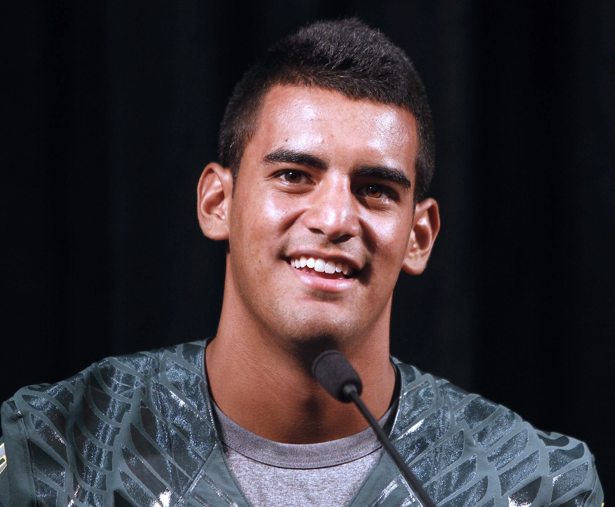 Oregon starting quarterback Marcus Mariota (AP photo)
