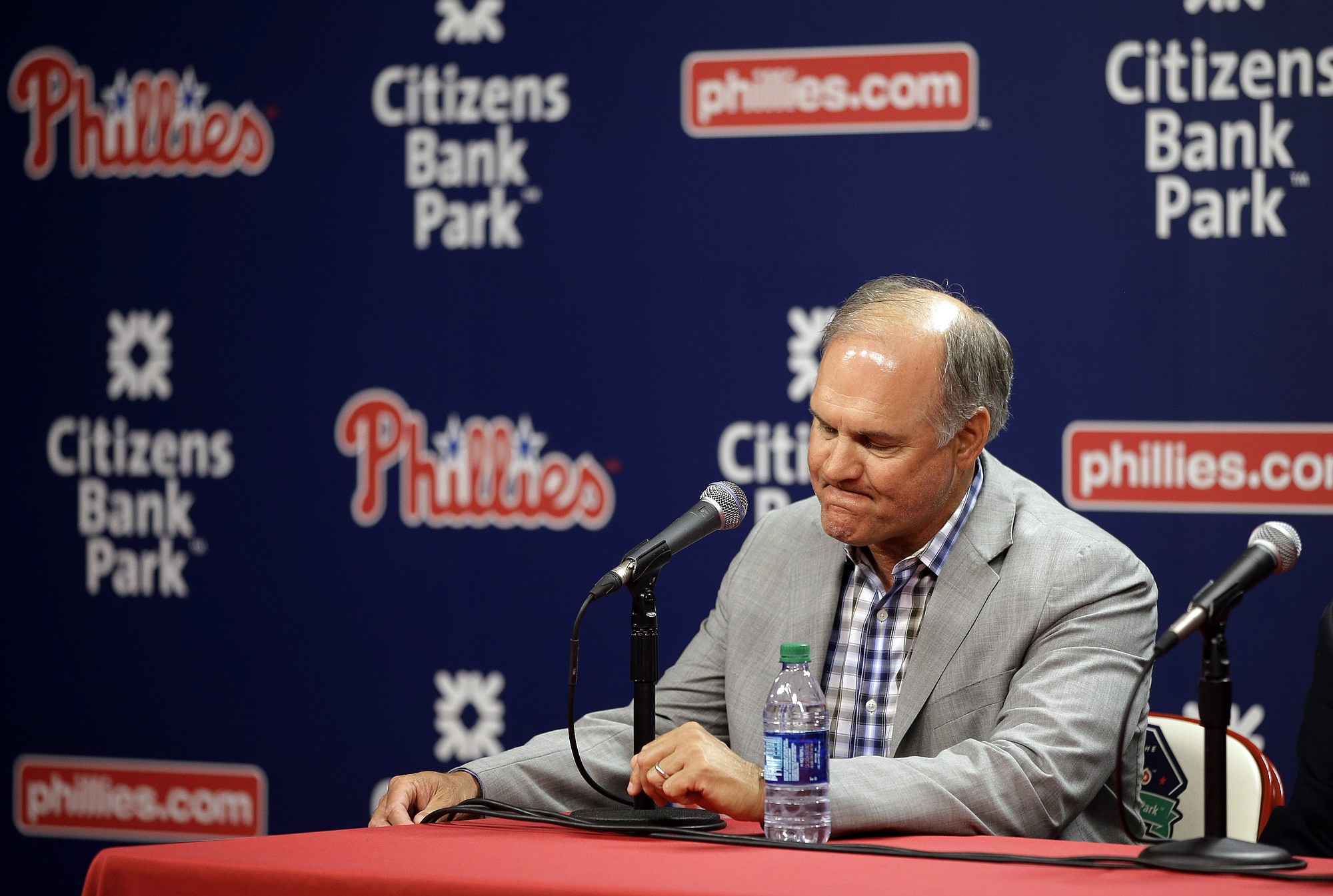Philadelphia Phillies manager Ryne Sandberg pauses during a news conference where he announced his resignation, Friday, June 26, 2015, in Philadelphia.