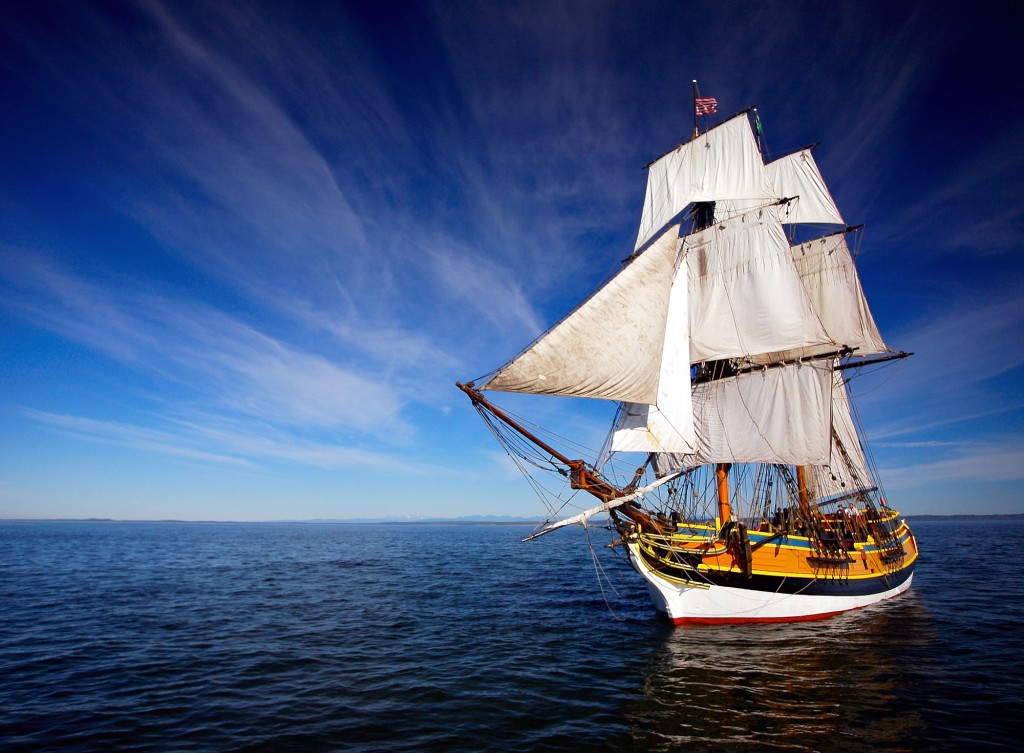Lady Washington under sail.