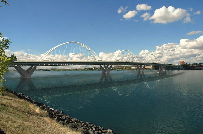 A tied arch bridge design, shown here, is one of three alternatives favored by a Columbia River Crossing review team.