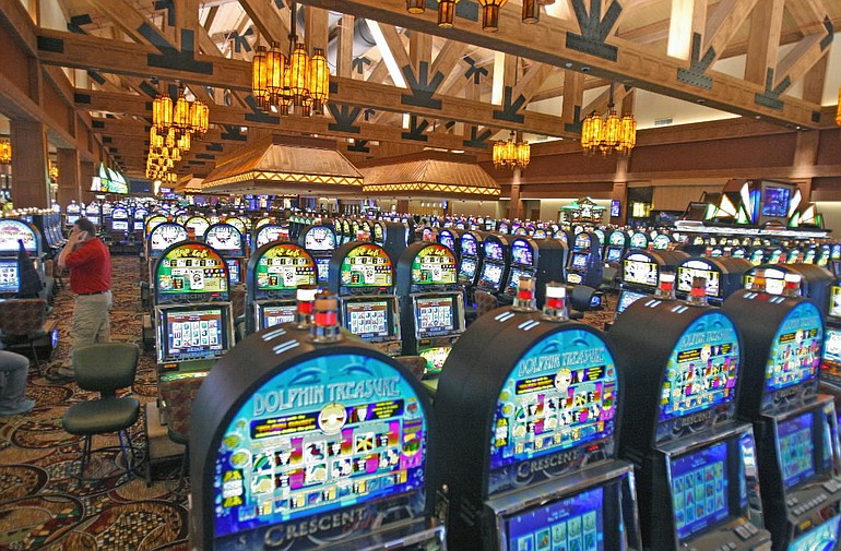 A proposed Cowlitz casino would have 3,000 slot machines such as the ones seen here at Snoqualmie Casino east of Seattle.