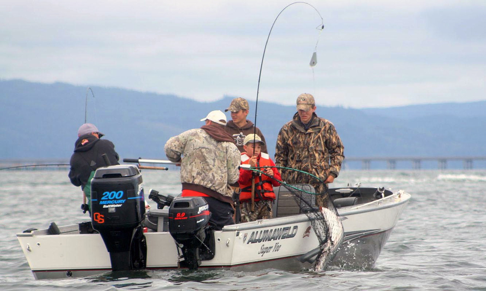 Washington and Oregon officials attempt to keep chinook retention open through Labor Day in the Columbia River estuary, but the holiday is late his year, falling on Sept.