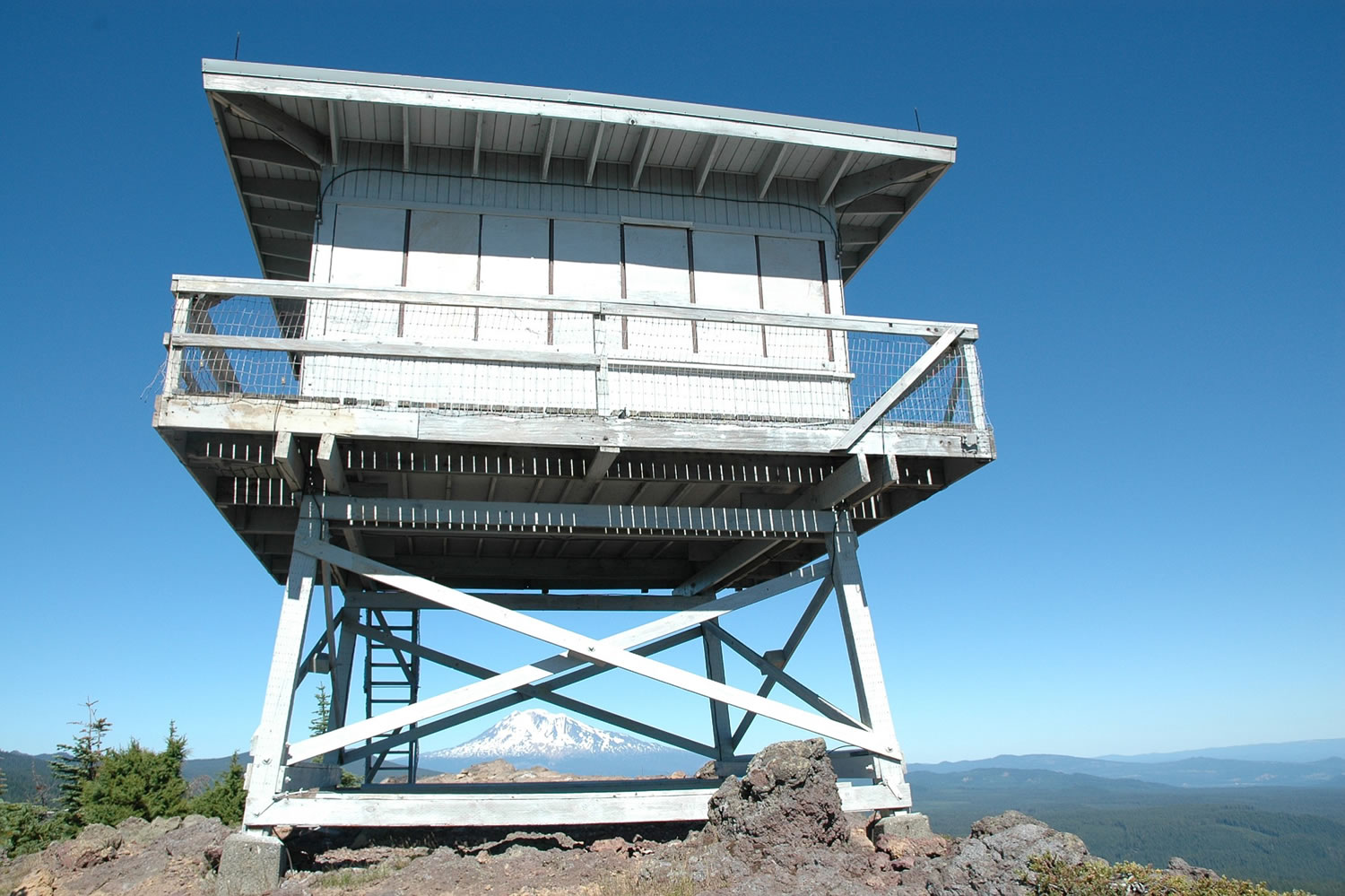 Red Mountain Lookout at the southern end of Indian Heaven was initially built in 1910.