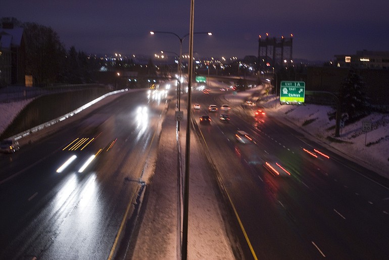 The Wednesday morning commute on I-5 was smooth, but snow lingered adjacent to roadways.