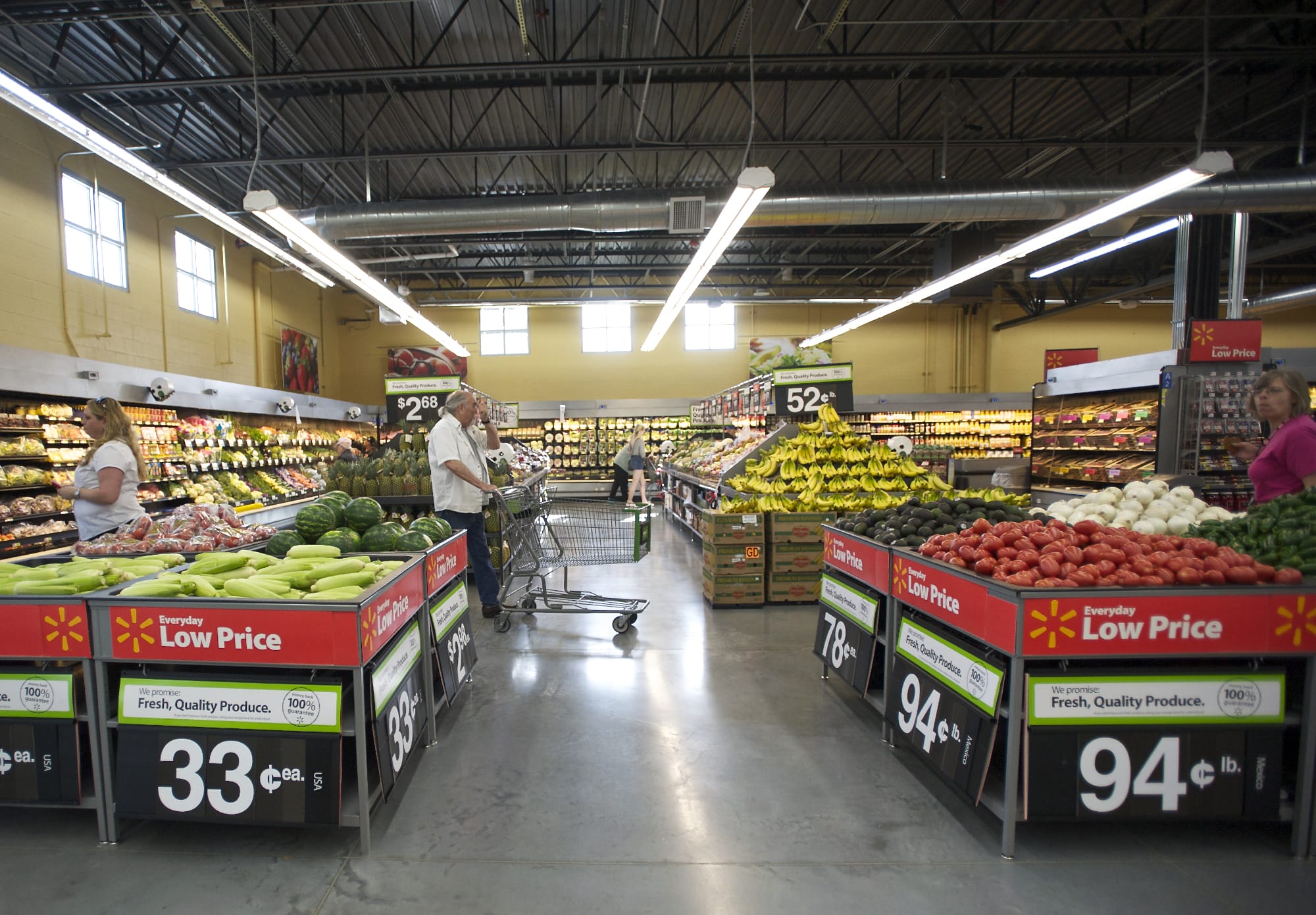 Wal-Mart's newest Vancouver store, a grocery-focused Neighborhood Market, opened Thursday at Fourth Plain and Grand boulevards