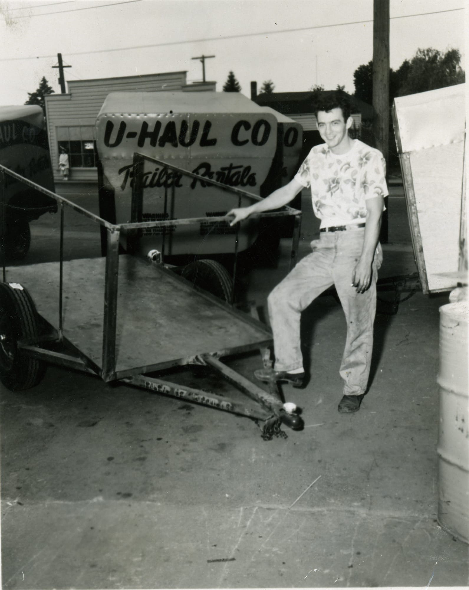 &quot;Hap&quot; Carty in 1946, showing off a new U-Haul trailer.