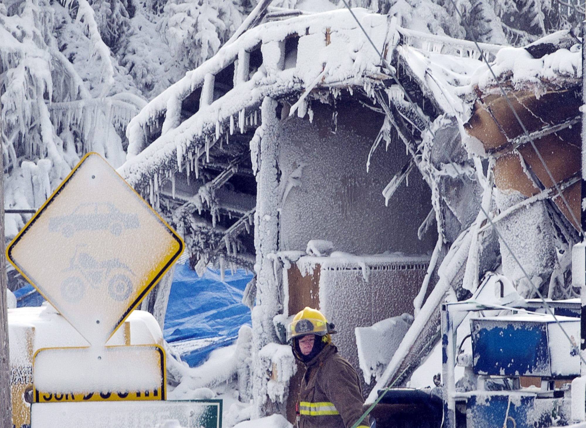 Emergency workers resume the search for victims Sunday at a fatal seniors residence fire in L'Isle-Verte, Quebec.