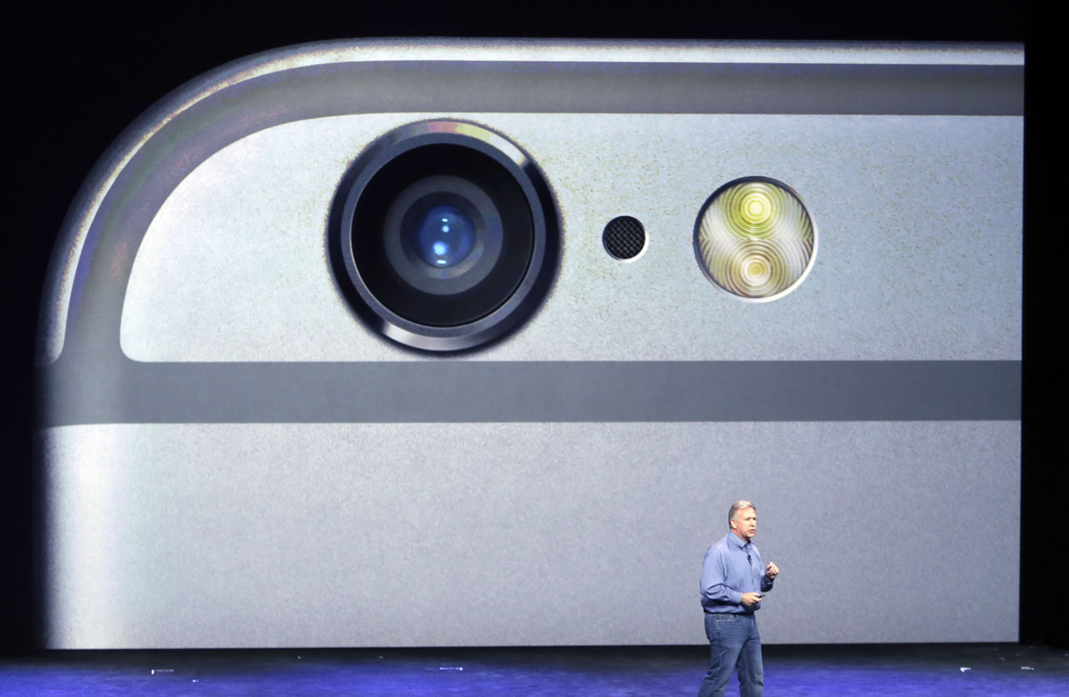 Phil Schiller, Apple's senior vice president of worldwide product marketing, discusses the camera features on the new iPhone 6 and iPhone 6 Plus.