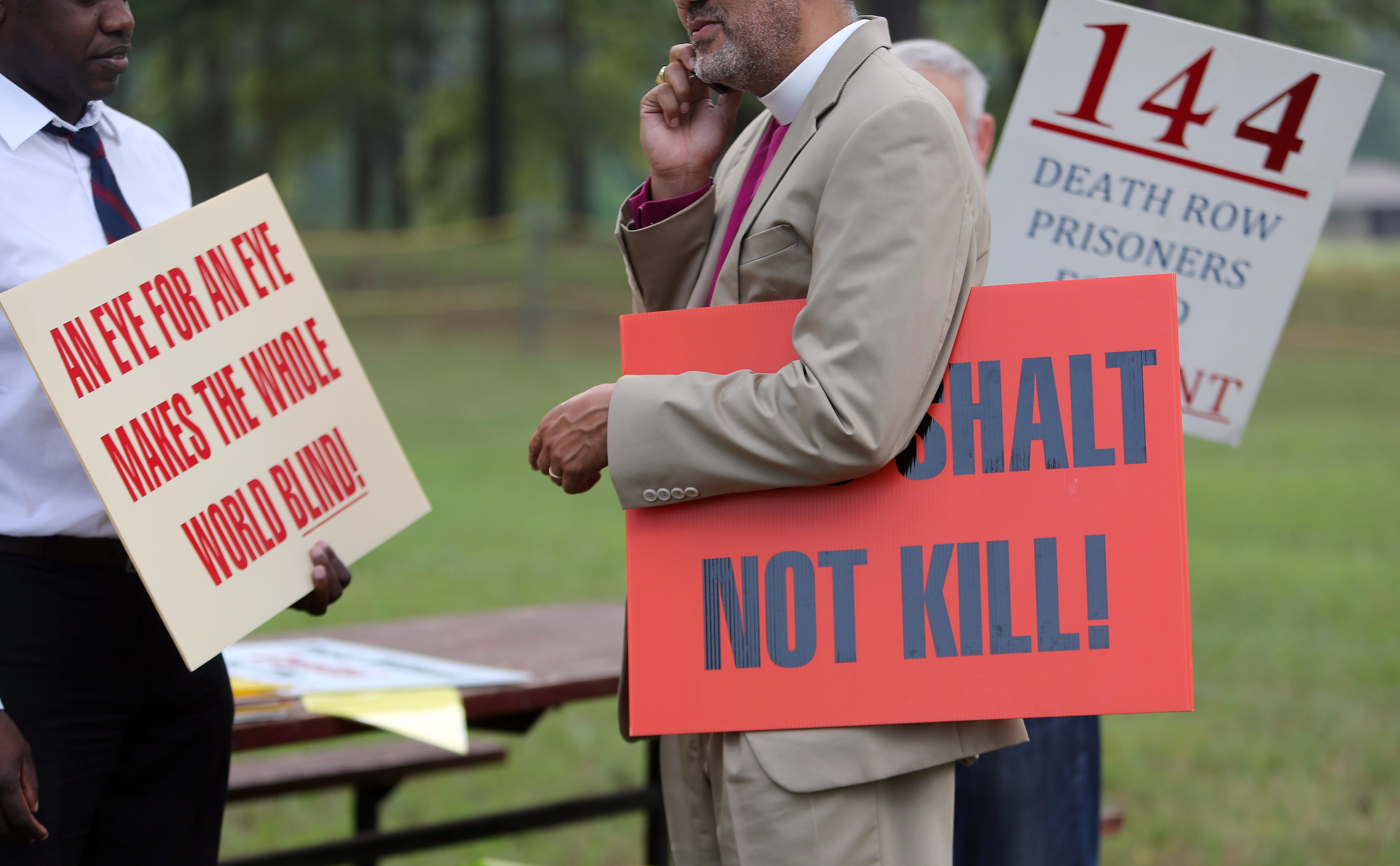 Death-penalty opponents gather at Jackson State Diagnostic Prison in Jackson, Ga., where Marcus Wellons was scheduled to be put to death by lethal injection later Tuesday.