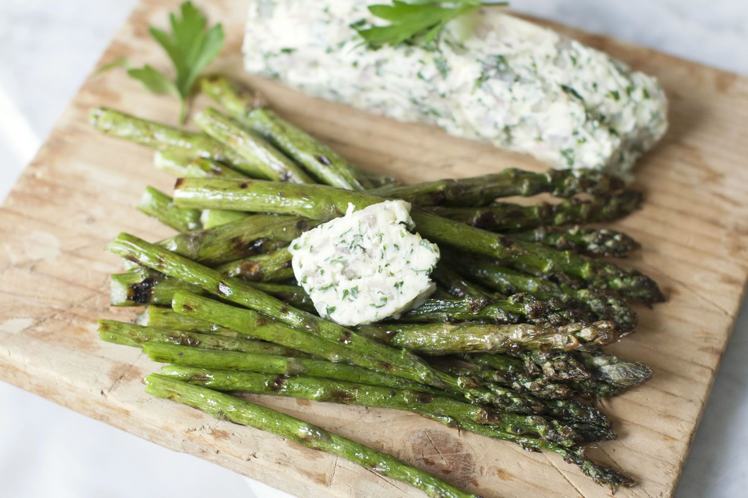 Grilled Asparagus with Lemon Butter
