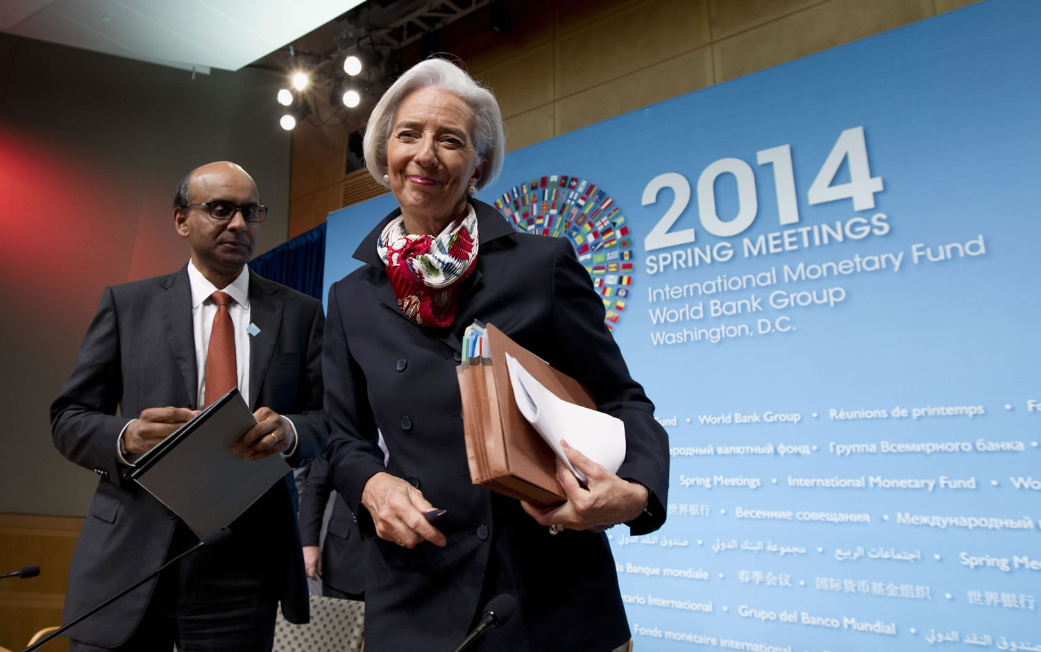 IMF Managing Director Christine Lagarde:
&quot;We are moving into a strengthening phase.&quot;
