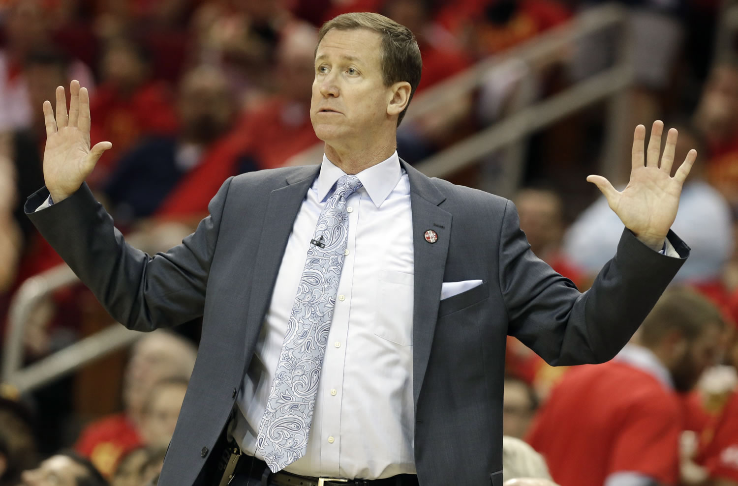 On the flight back from Houston, Blazers coach Terry Stotts watched a bit of Game 6 of the 1977 NBA Finals.