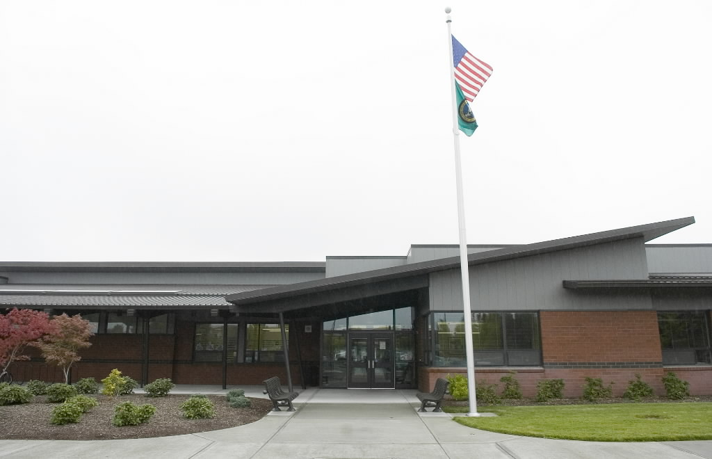 Vomiting, diarrhea and other stomach flu symptoms spread though Columbia Valley Elementary School Wednesday and Thursday, forcing the closure of the school until Monday.