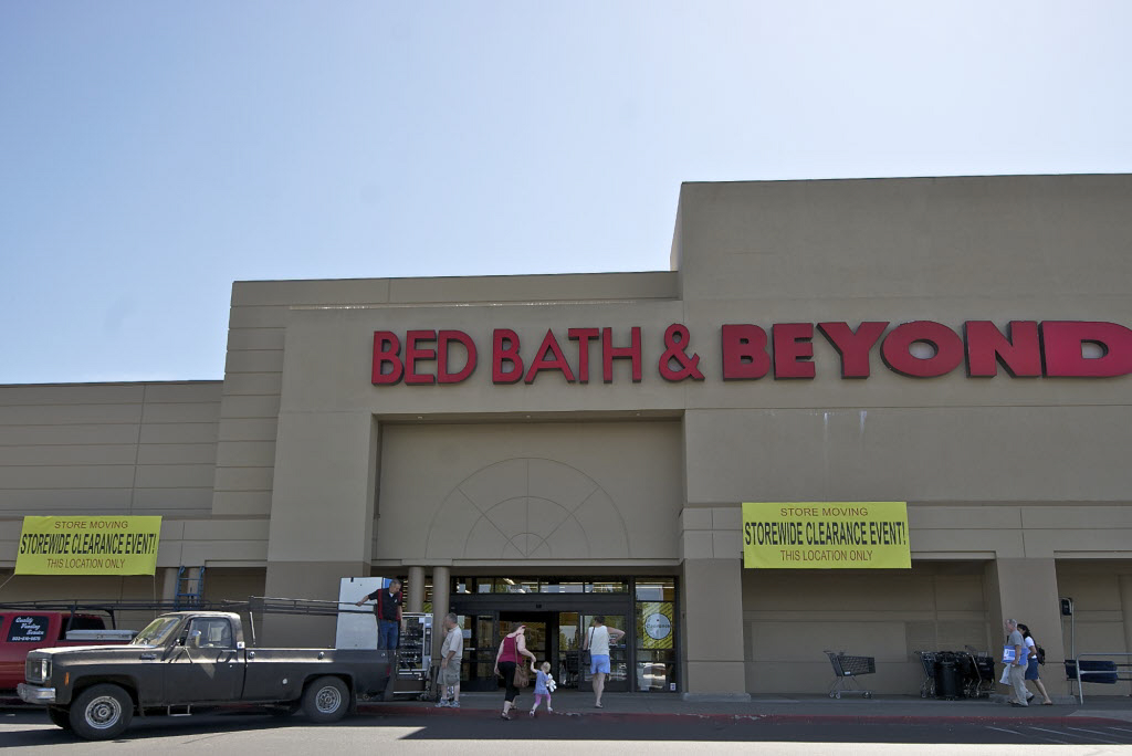 Burlington Coat Factory is moving into a newly-energized Vancouver Plaza.