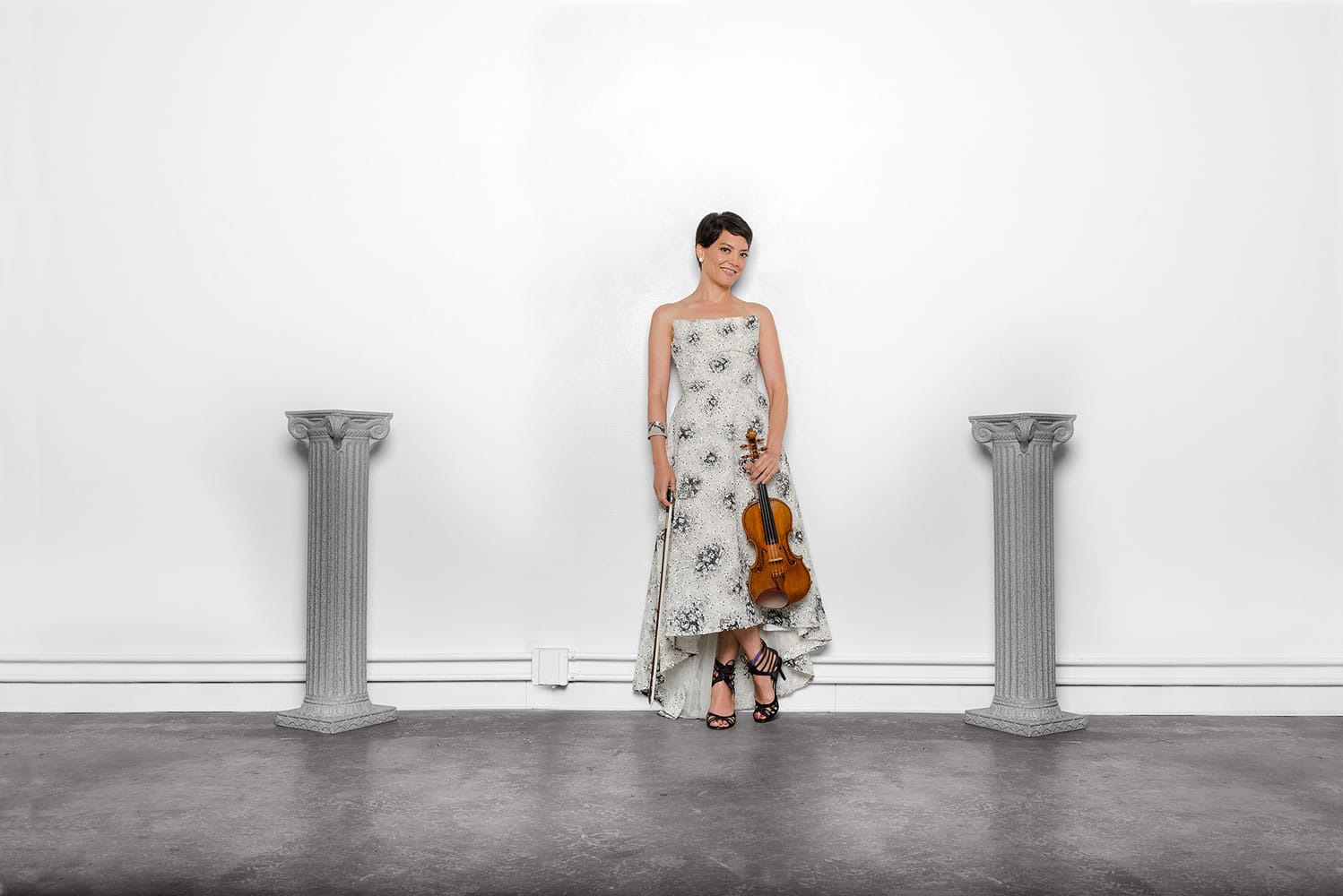 Violist Anne Akiko Meyers will perform as the Vancouver Symphony Orchestra opens its 2015-16 season with concerts Saturday and Sunday.