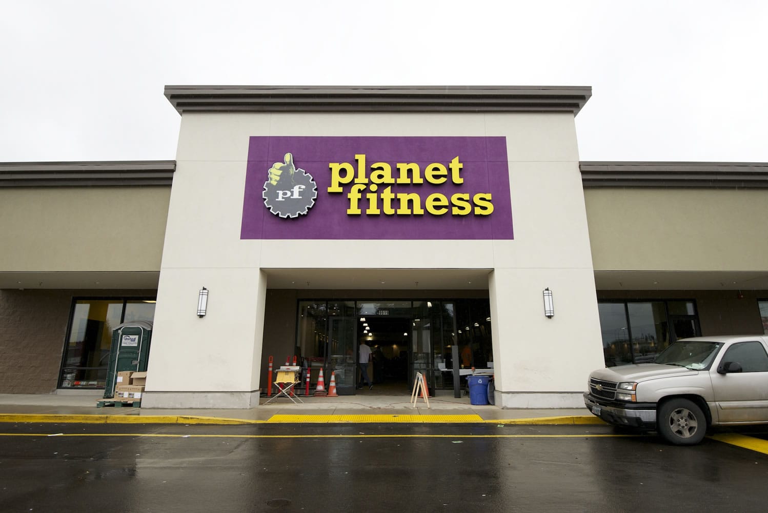 A new storefront facade beckons new customers to Vancouver's second Planet Fitness facility, a no-frills workout center that's set to open on Friday at 9919 N.E.
