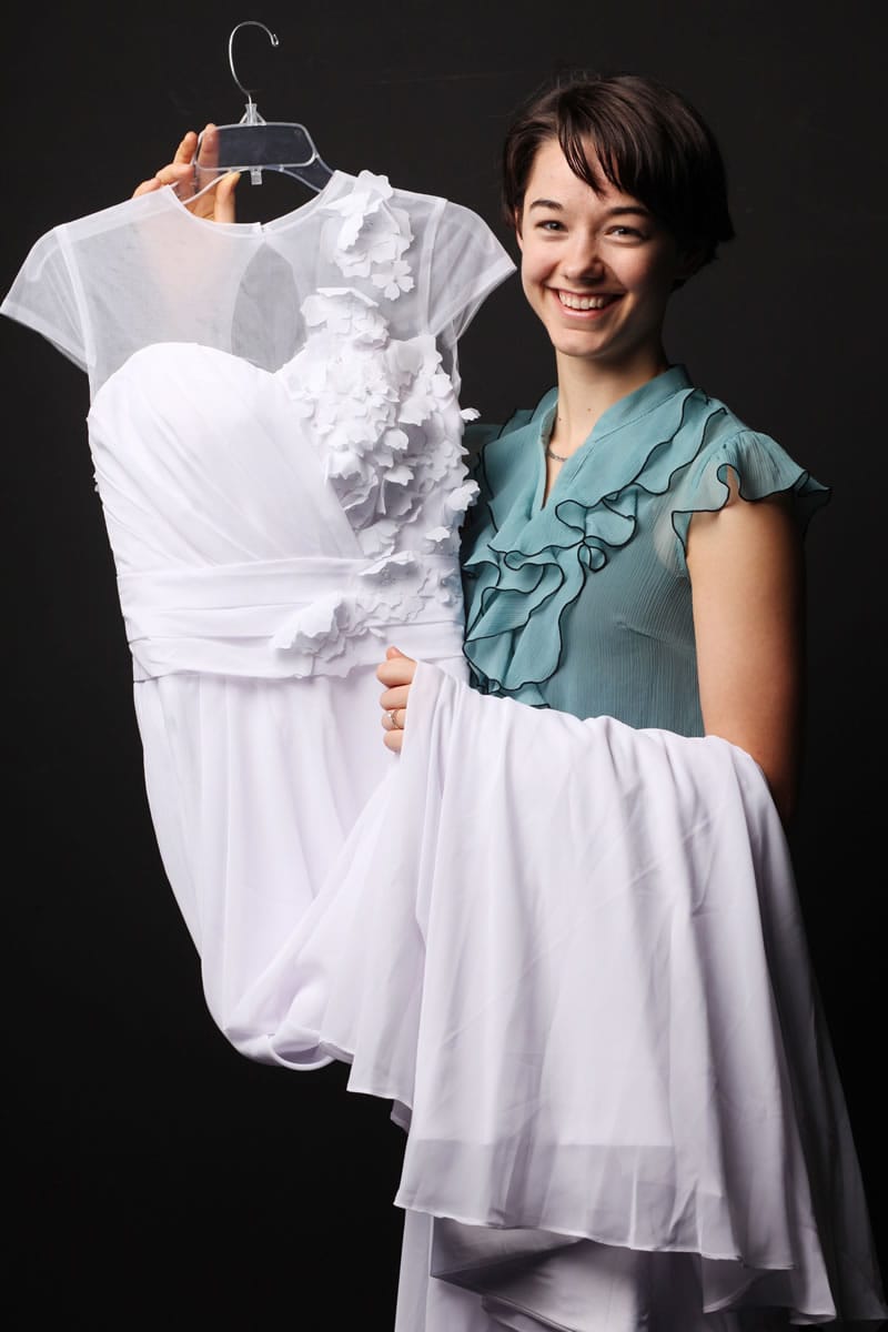 Samantha Gilman found her wedding dress for a bargain price on Etsy.
