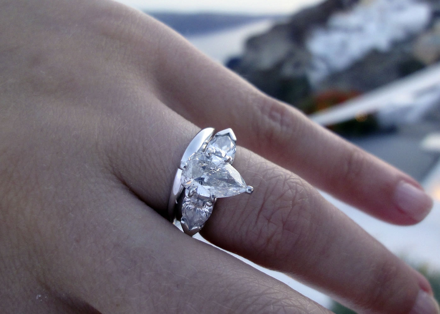 If you are in the market for an engagement ring, it is important to know what you are looking at.