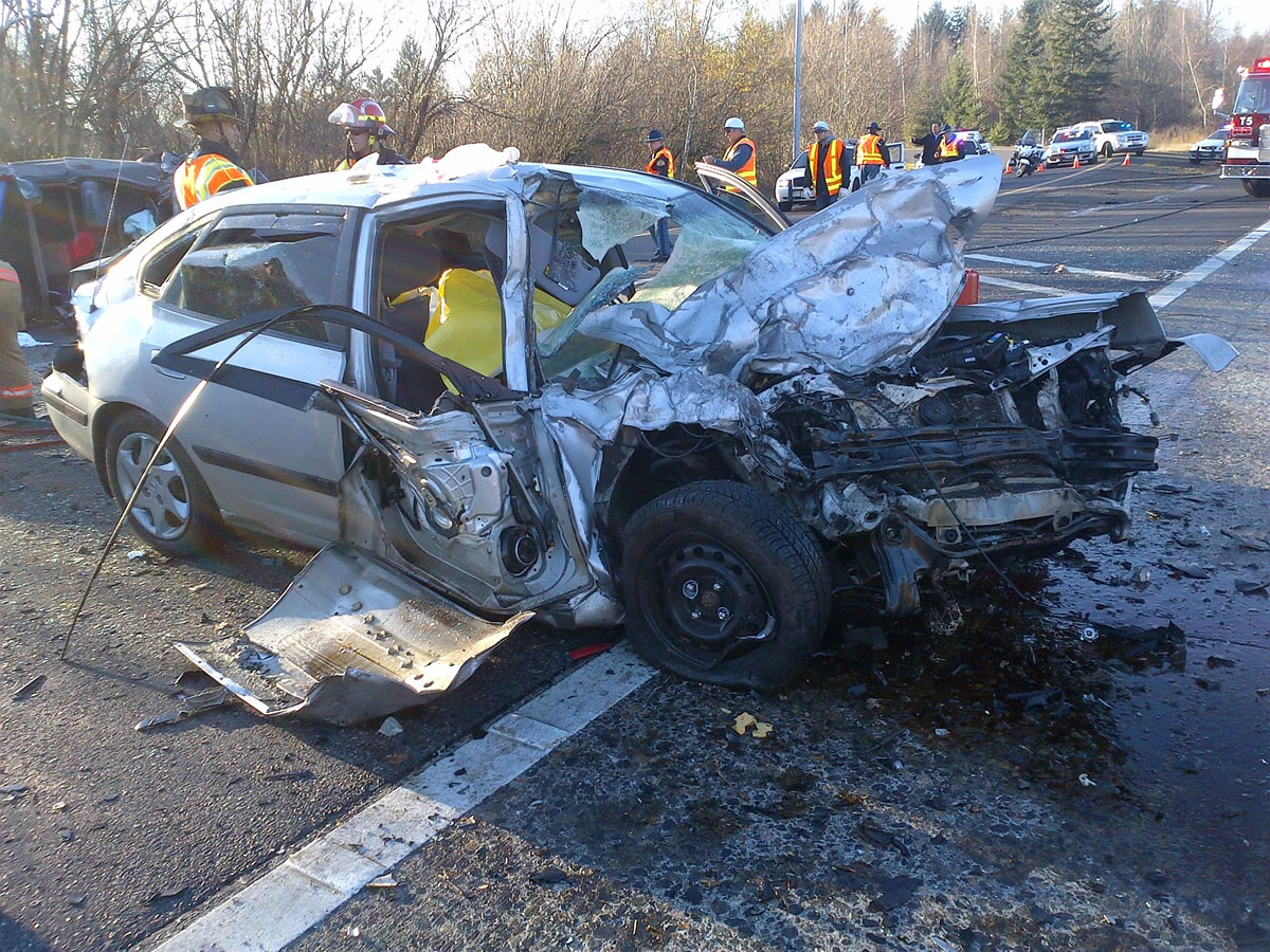A Vancouver man driving a Hyundai sedan died in a Wednesday afternoon crash on I-205 southbound.