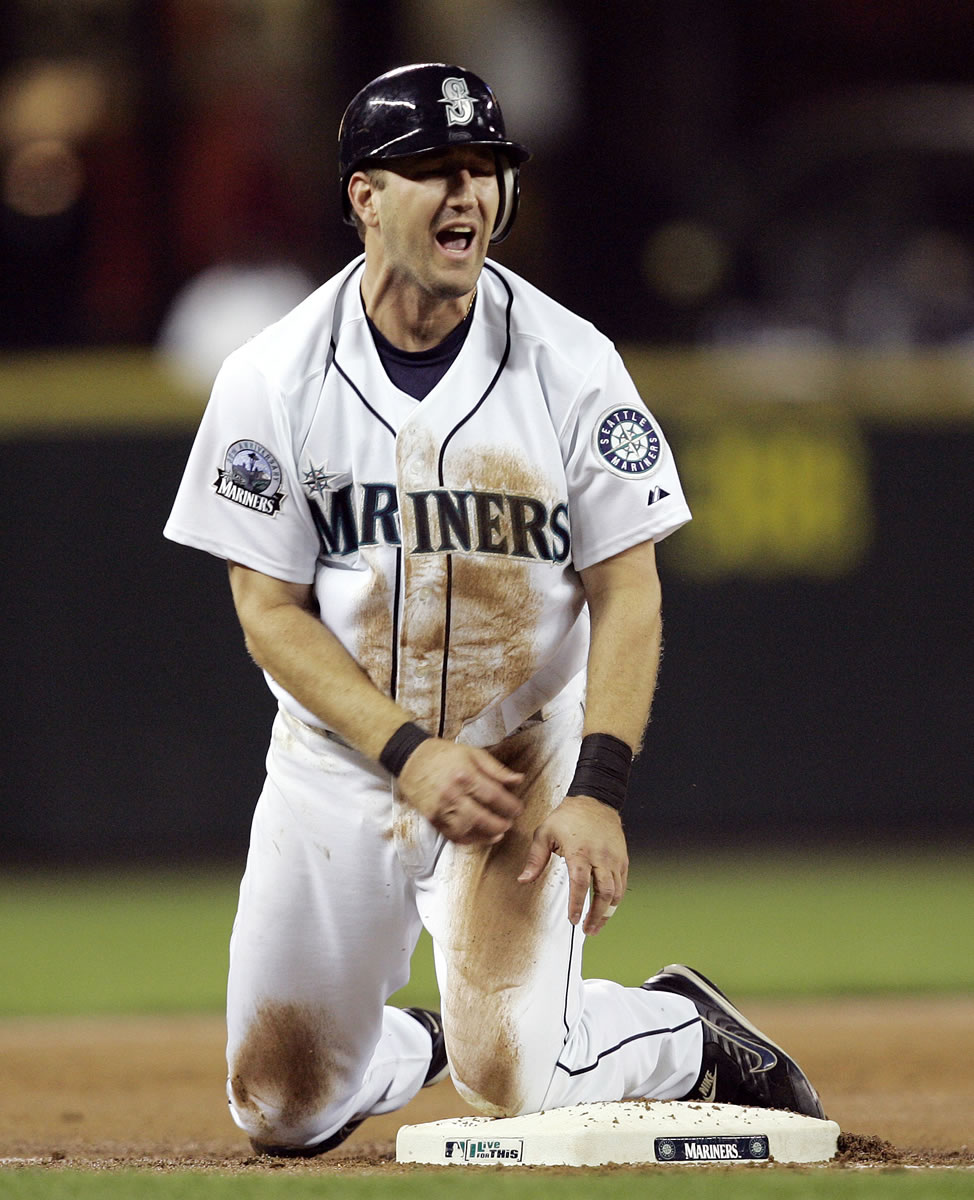 Willie Bloomquist is back with the Seattle Mariners.