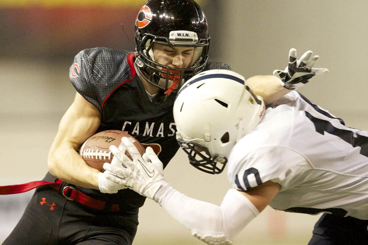 Camas' Zach Eagle carries the ball during the Papermakers' win over Bellarmine Prep on Saturday.