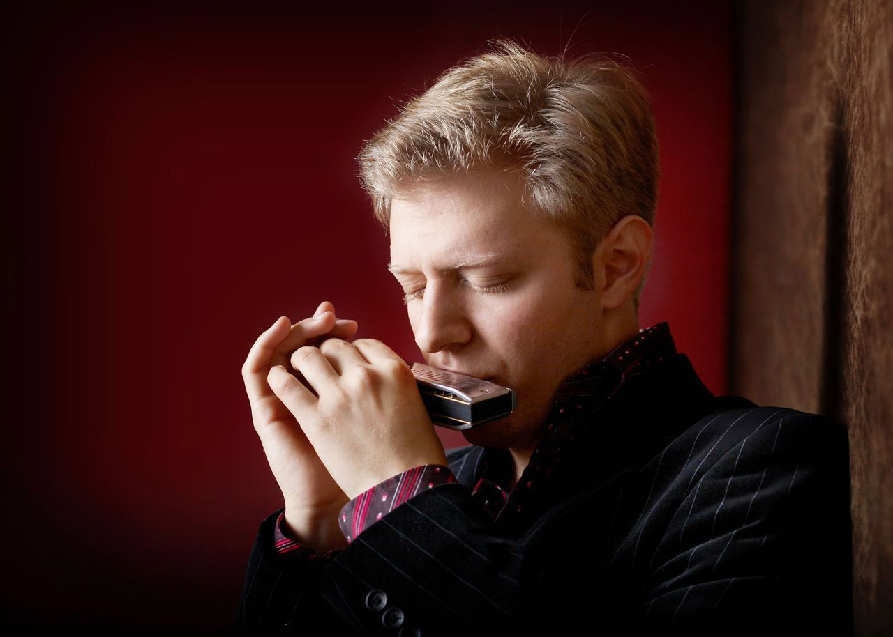 Harmonicist Joe Powers will bring a Northwest and Argentinian flair to the Vancouver Symphony Orchestra Nov.