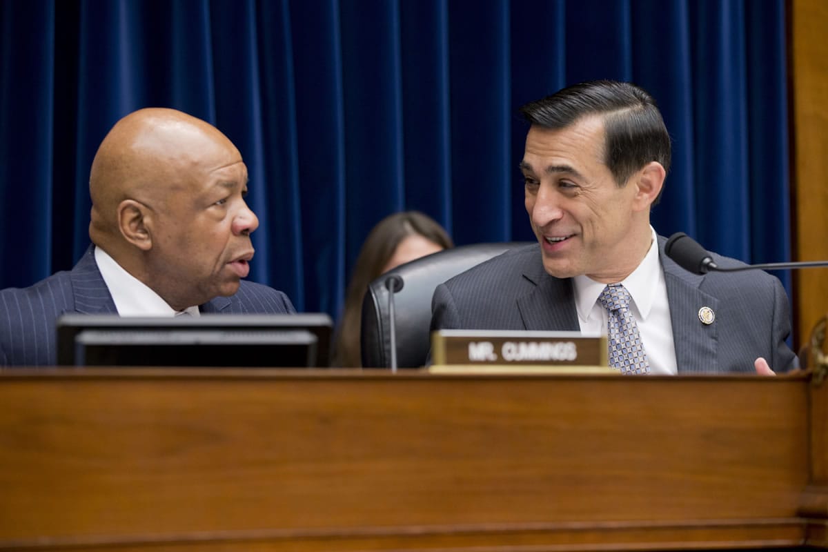House Oversight and Government Reform Committee Chairman Rep. Darrell Issa, R-Calif., right, confers with the committee's ranking Democrat, Rep.