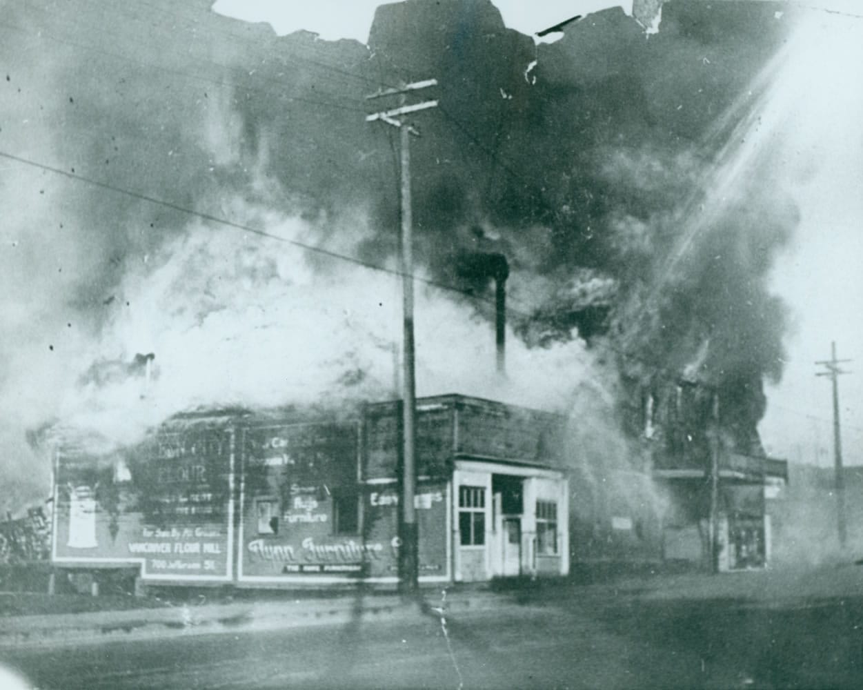 A massive fire at an old and untended building burnt down in 1913.