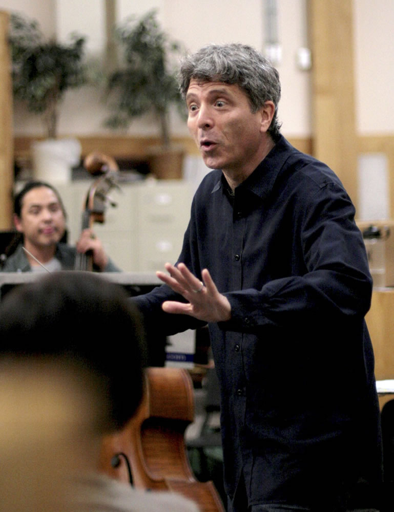 Ronald Braunstein conducts a rehearsal of the Me2/Orchestra on Sept. 12 in South Burlington, Vt.