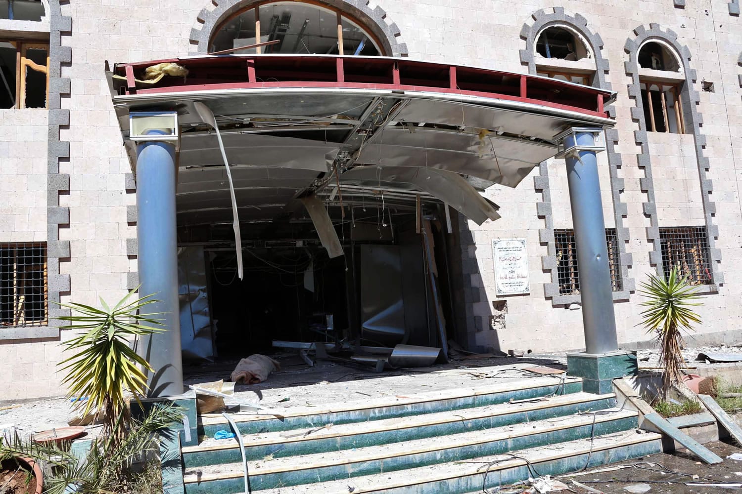 Heavy damage after an explosion at the Defense Ministry complex in Sanaa, Yemen, on Thursday.