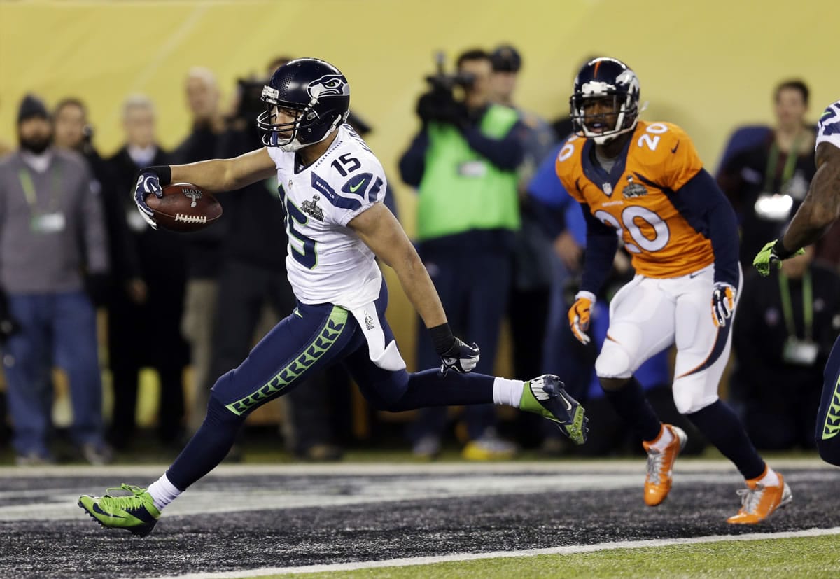 Seattle Seahawks' Jermaine Kearse (15) scores on a 23-yard touchdown during the third quarter.
