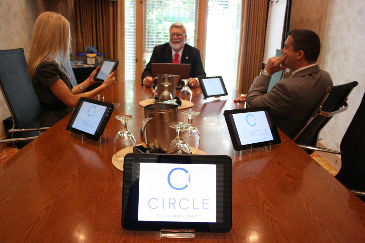 Circle Technology products can be used in a meeting so that there is no need for a projector or printed material.