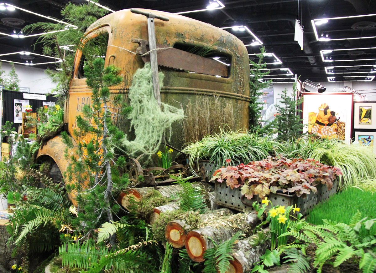 Robb Rosser
Take advantage of home and garden shows to help you select a plant palette that fits your perfect garden.
