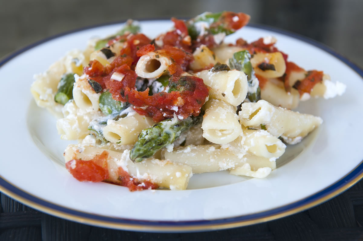 Baked Ziti With Asparagus and Fresh Tomato Sauce can be served as a side dish with grilled chicken.