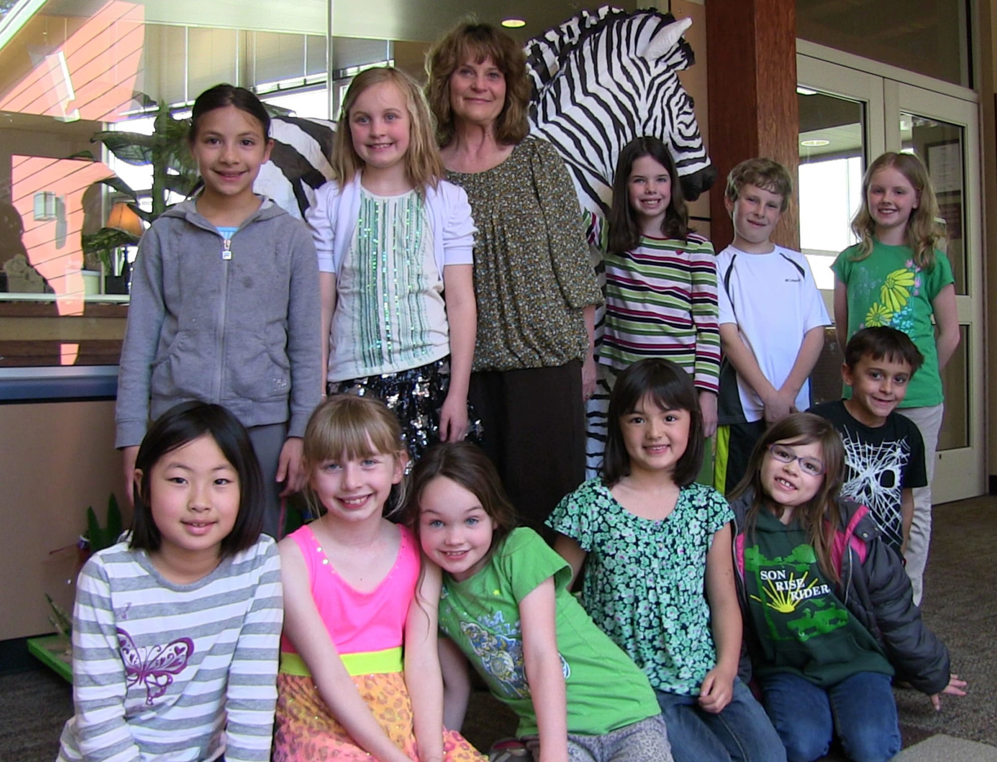 Grass Valley: First-grade teacher Julie Della Valle, seen here with members of the school's Eco Officers Club, won a &quot;Make Every Day Earth Day&quot; award from Clark County Environmental Services.